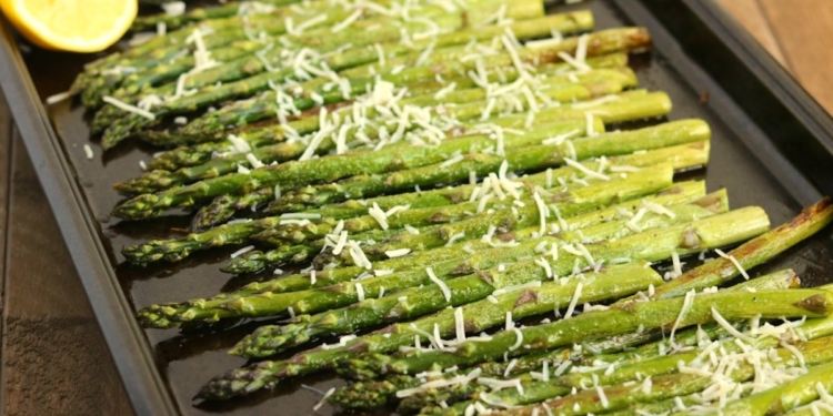 Groene asperges uit de oven