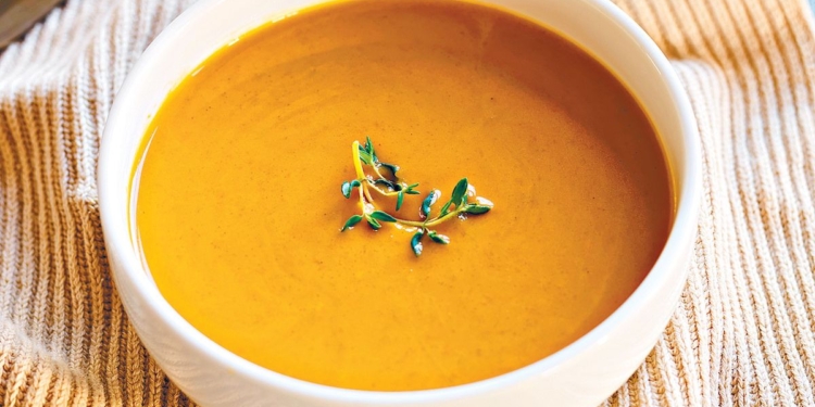 Pompoensoep met kokosmelk en wortel
