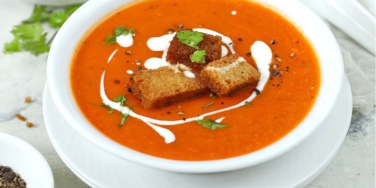 Tomatensoep met verse tomaten