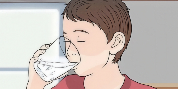 Dit gebeurt er met je lichaam als je elke ochtend warm water drinkt